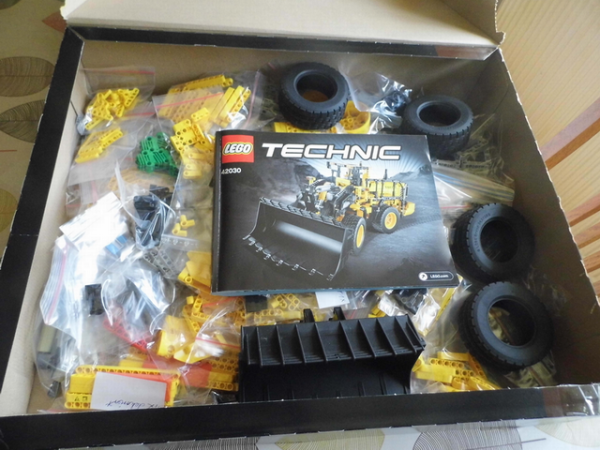 Lego Technic 42030 VOLVO L350F Radlader